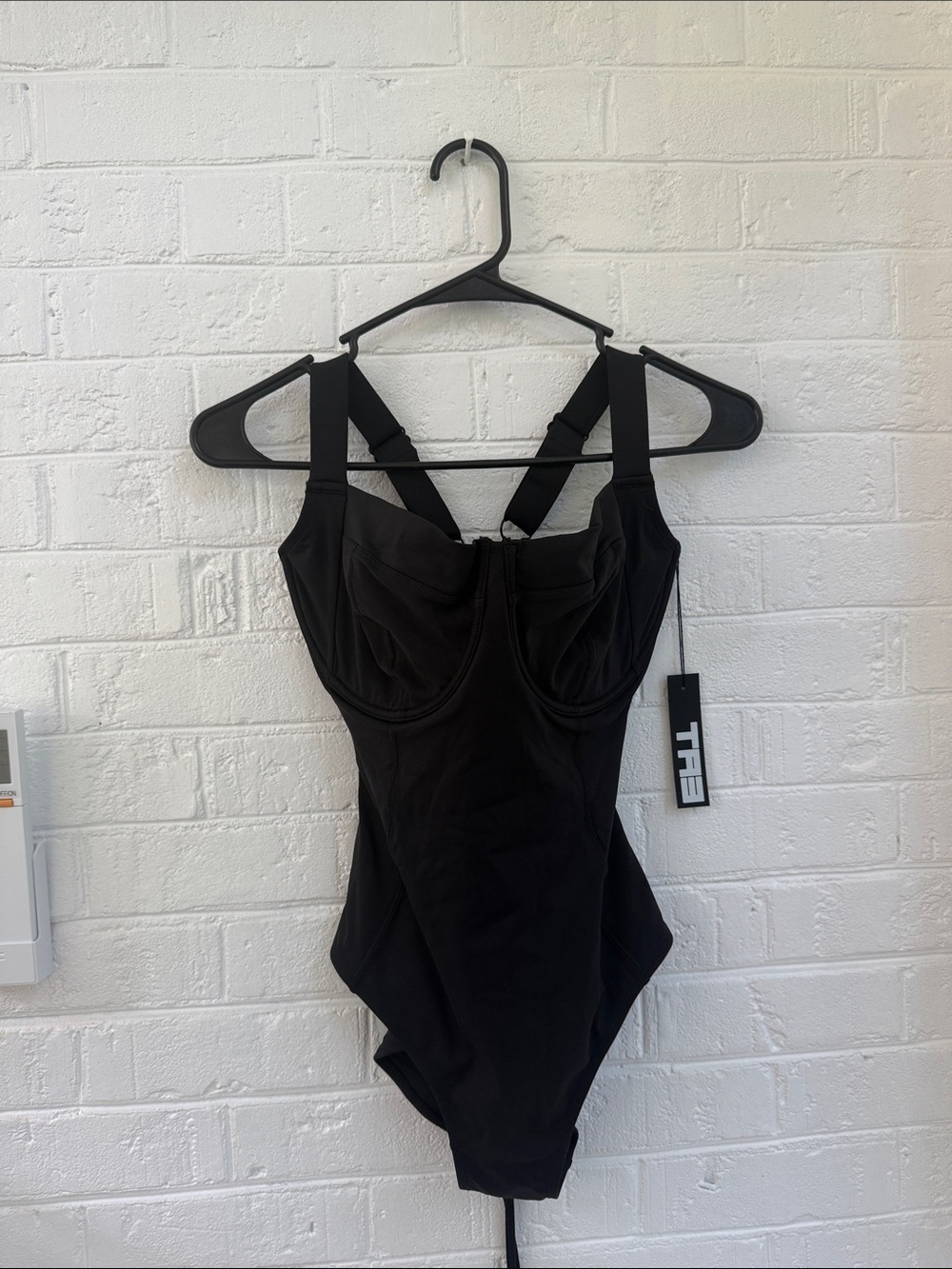 37. TA3 NWT  $178 MEDIUM REGULAR LONG  TORSO FG CUP LIFTY STYLE J